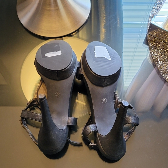 Two Lips heels - Picture 4 of 4